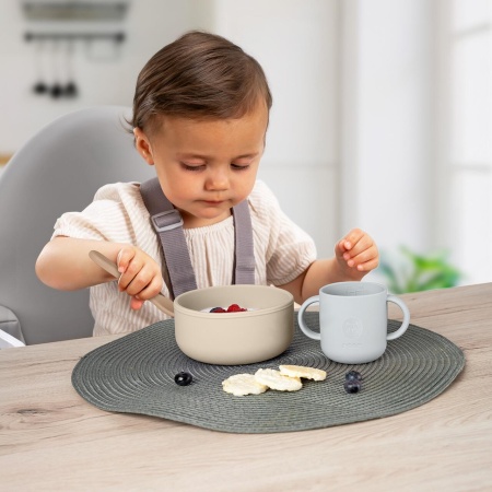 Set 4 piese vesela din silicon pentru mancarea copiilor (farfurie, castron, canuta, lingurita), fara BPA, lavabile in masina de spalat vase, de la 6 luni, bej, Reer 25100 - Img 3