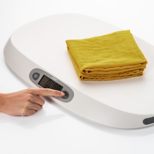 Cantar digital pentru bebelusi BabyCare, pana la 25 kg, ecran iluminat, memorie, 0+ luni, Reer 64120 - Img 5