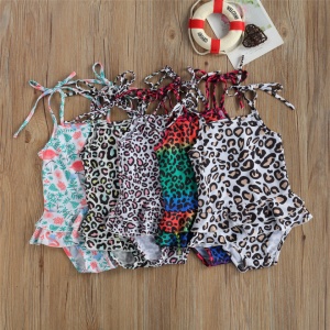 Costum de baie cu volan si bretelute Drool