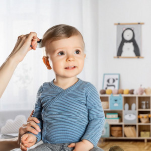 Set perie si pieptene ingrijire bebelusi, cu par natural de capra, alb cu gri, BabyCare Hair, Reer 81070 - Img 3