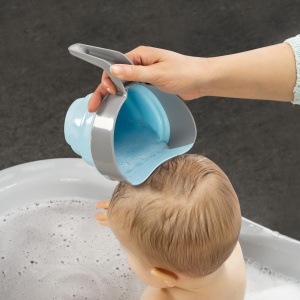 Cana pliabila pentru clatit si spalat parul bebelusului MyHappyBath Cup, fara BPA, 0+ luni, Reer 76082 - Img 5