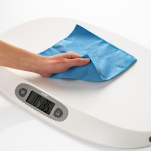 Cantar digital pentru bebelusi BabyCare, pana la 25 kg, ecran iluminat, memorie, 0+ luni, Reer 64120 - Img 4