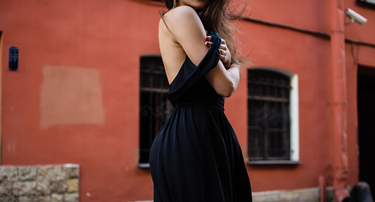 Accesorii rochie neagră - cum o pui cel mai bine în valoare?