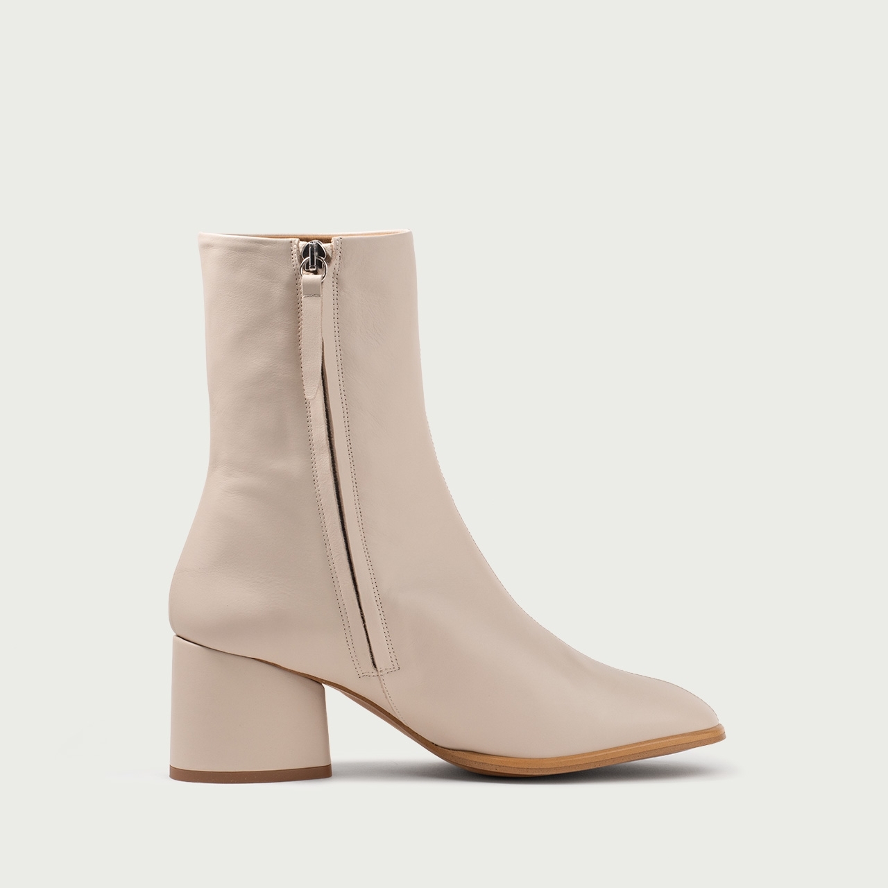 Botine ivoire cu vârf rotund și toc gros Celine din piele naturală - Img 6
