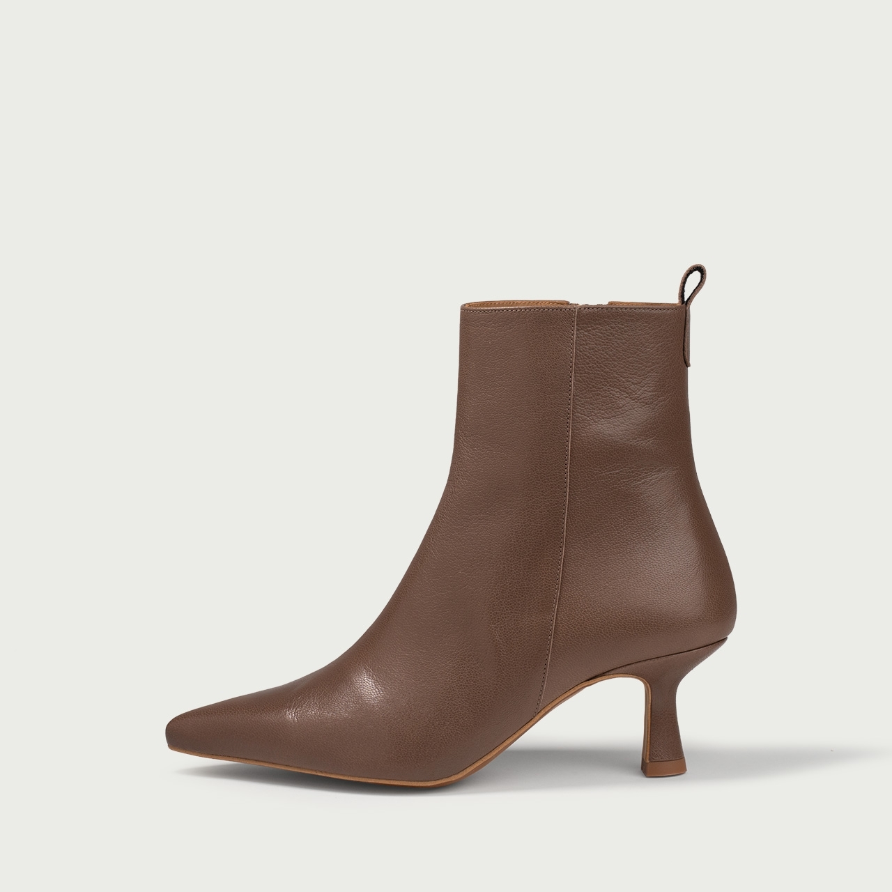 Botine maro capuccino cu toc subțire Angelique din piele naturală de capră - Img 1