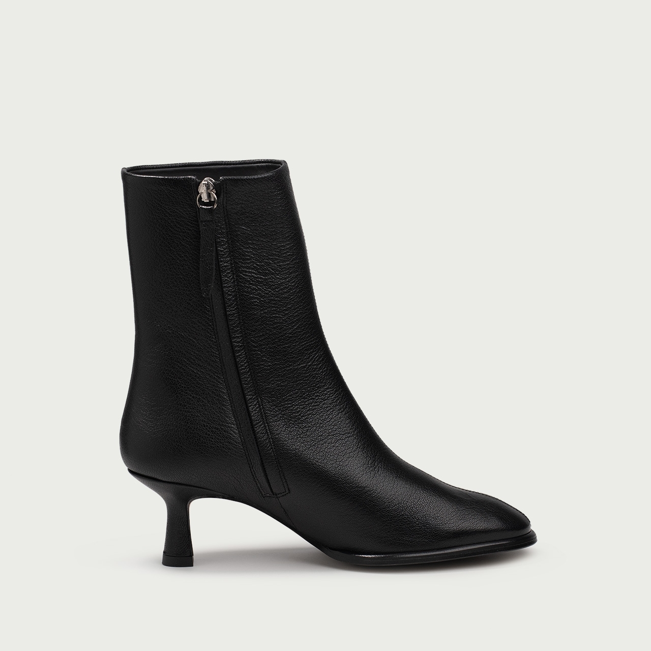 Botine negre cu vârf rotund și toc subțire Ilana din piele naturală de capră - Img 6