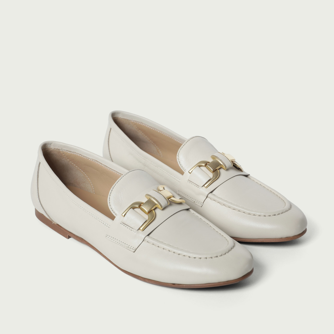 Mocasini ivoire Robertha din piele naturală și accesoriu metalic - Img 4