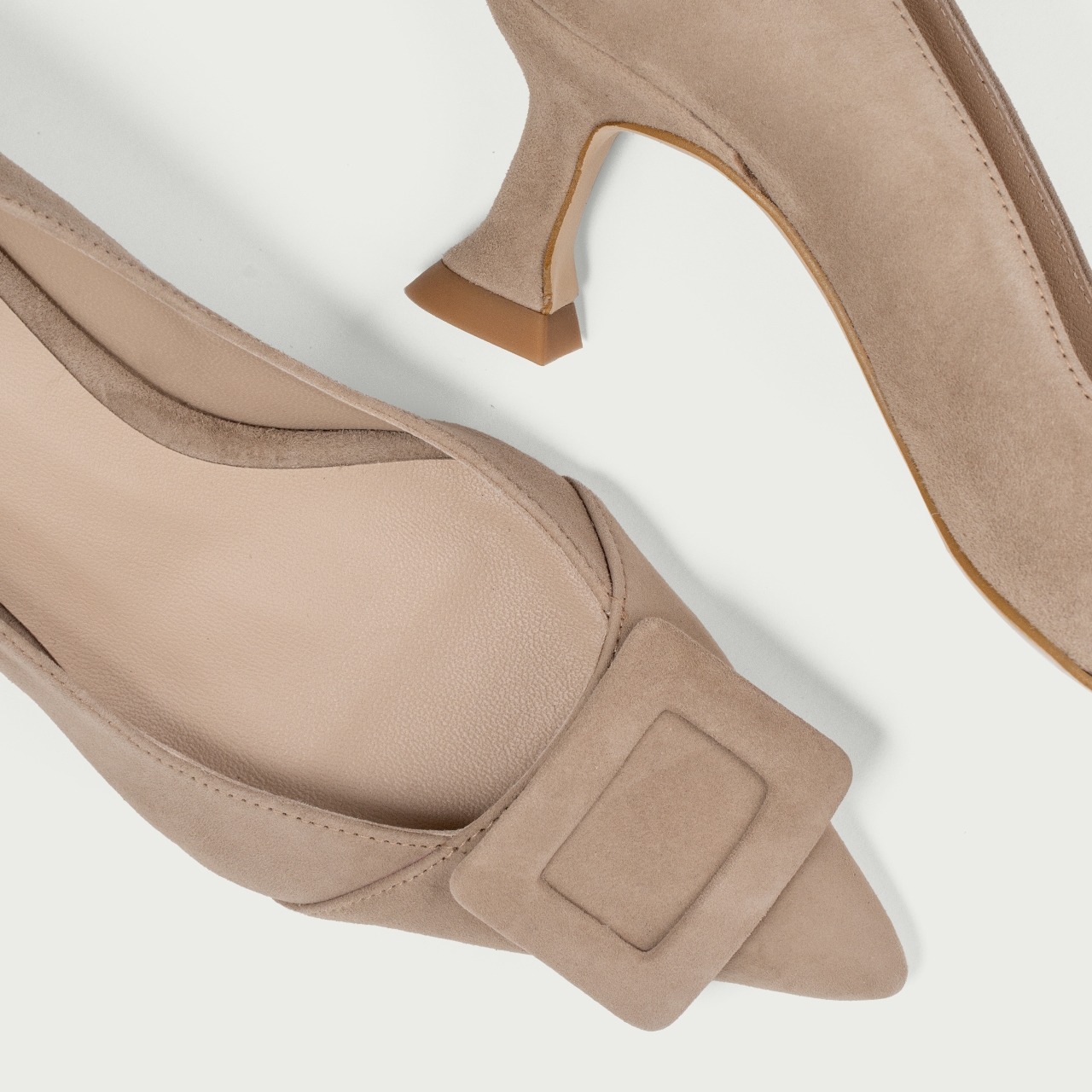 Pantofi stiletto nude cu accesoriu geometric Alana din piele întoarsă naturală - Img 4