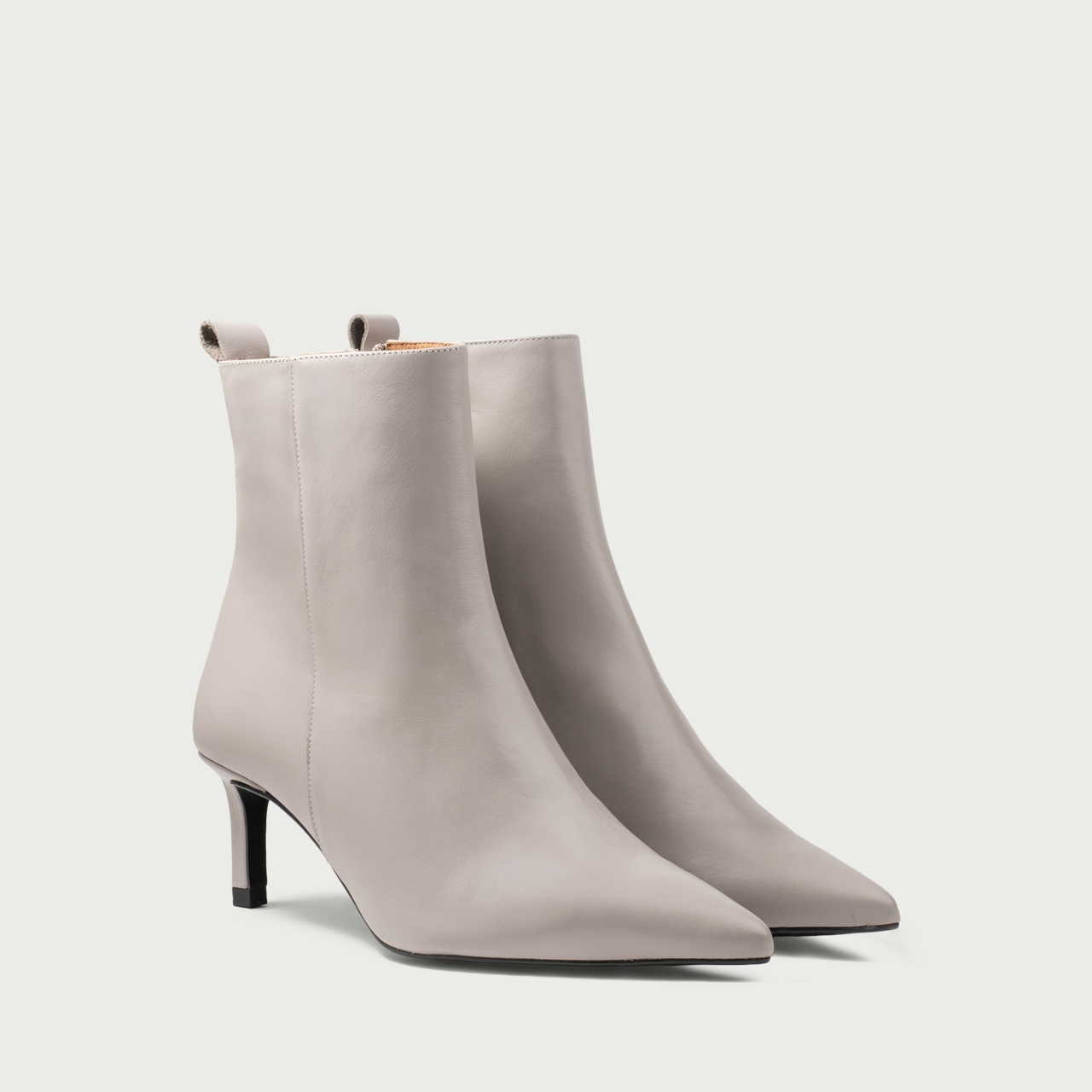 Botine gri deschis cu toc subțire Alicia din piele naturală - Img 2