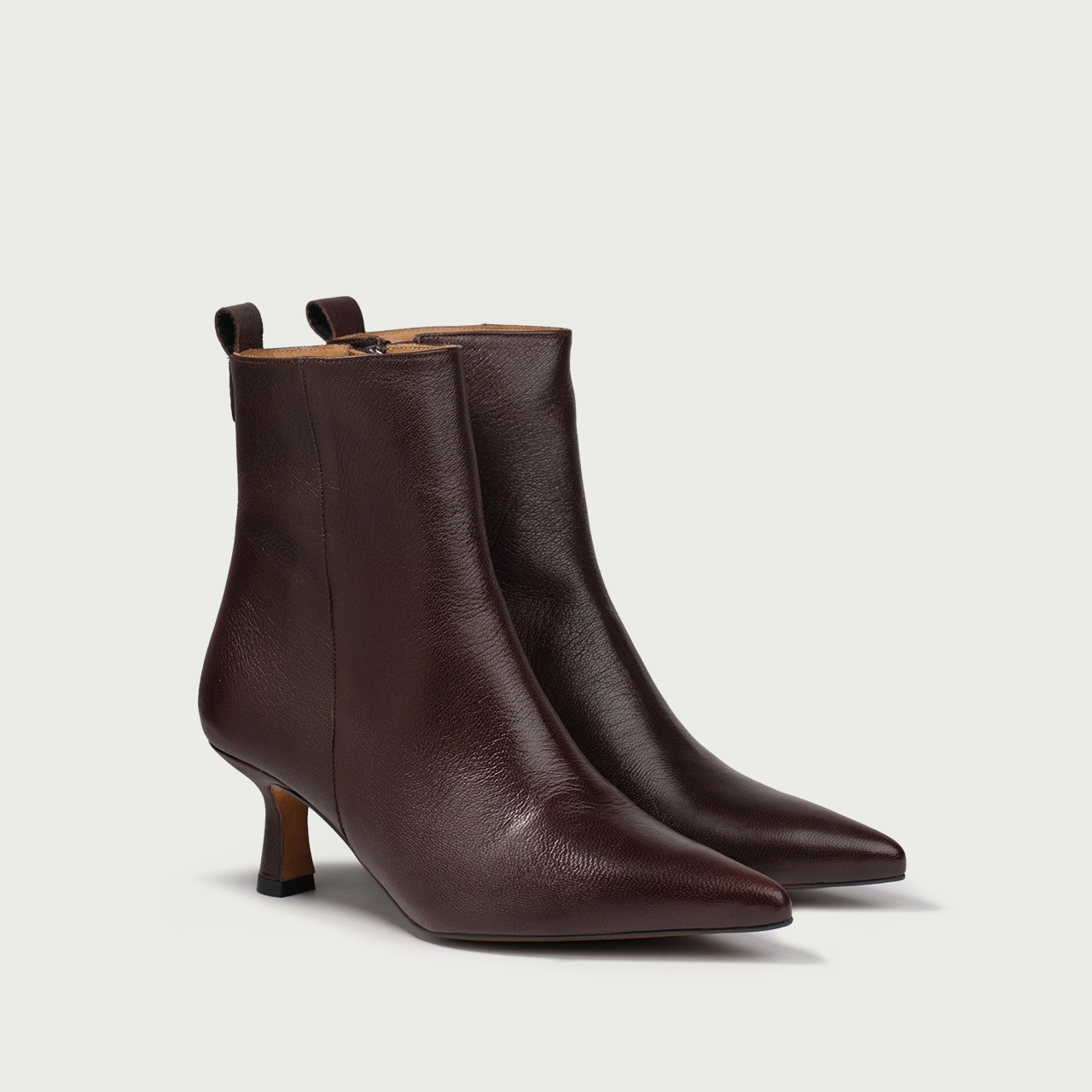 Botine maro ciocolatiu cu toc subțire Angelique din piele naturală de capră - Img 3