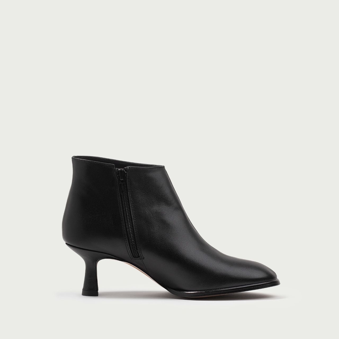 Botine scurte negre cu vârf rotund și toc subțire Francine din piele naturală - Img 6