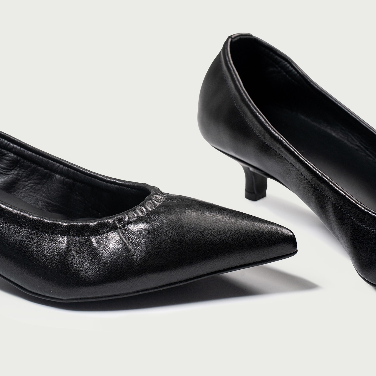 Pantofi cu toc mic negri Camille din piele naturalǎ - Img 4