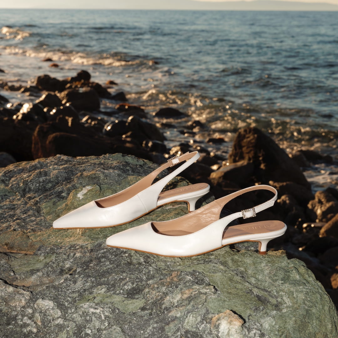 Pantofi damǎ eleganți albi cu toc mic Aria din piele naturalǎ - Img 2