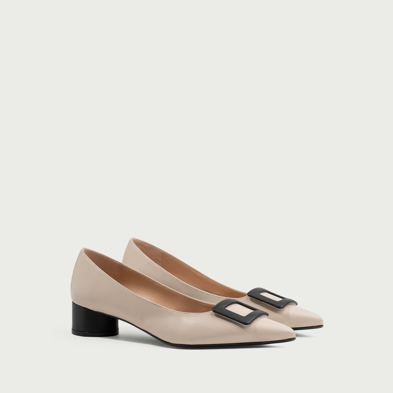 Pantofi ivoire cu toc mic și accesoriu geometric Erica din piele naturală - Img 2