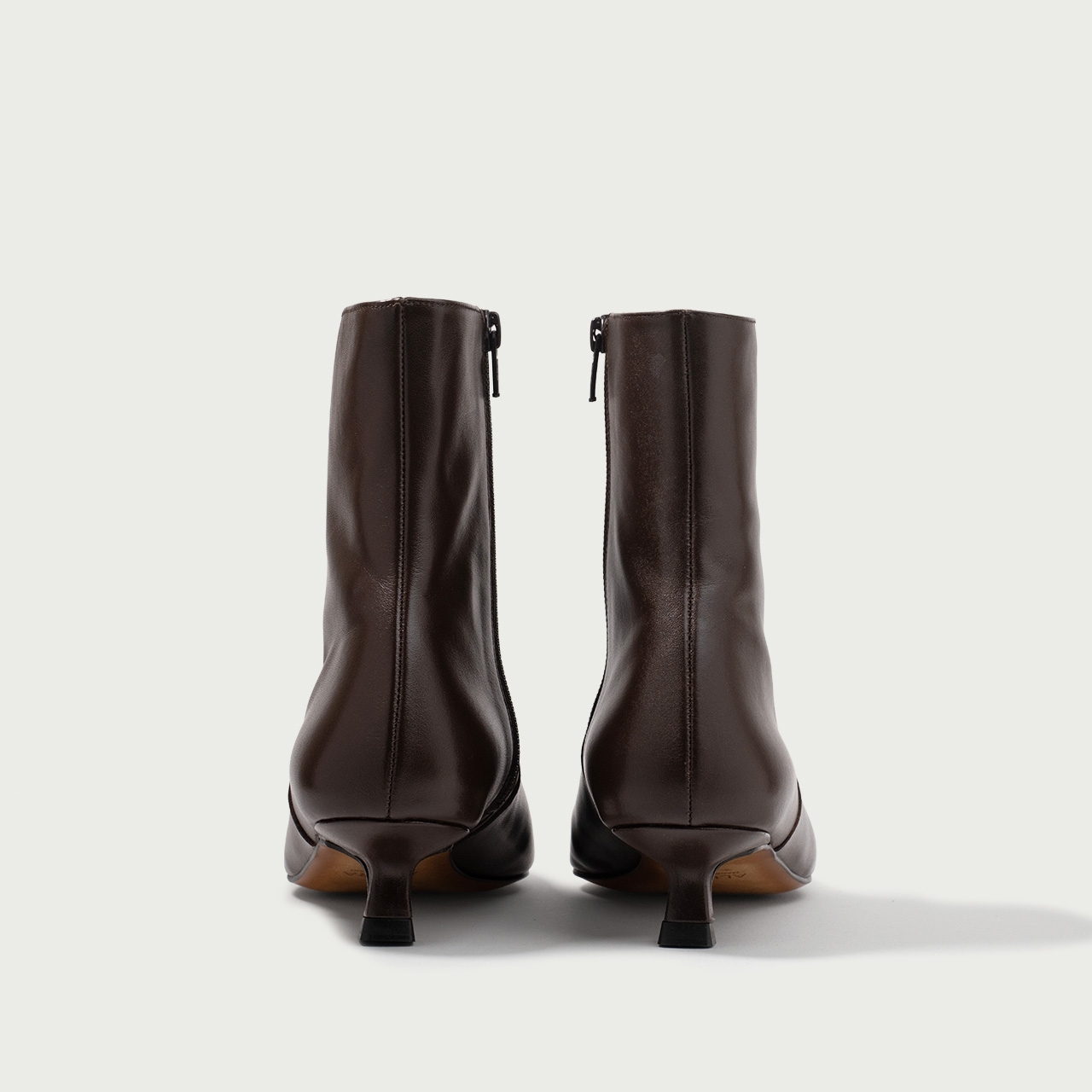 Botine maro ciocolatiu cu toc mic Daria din piele naturalǎ - Img 5