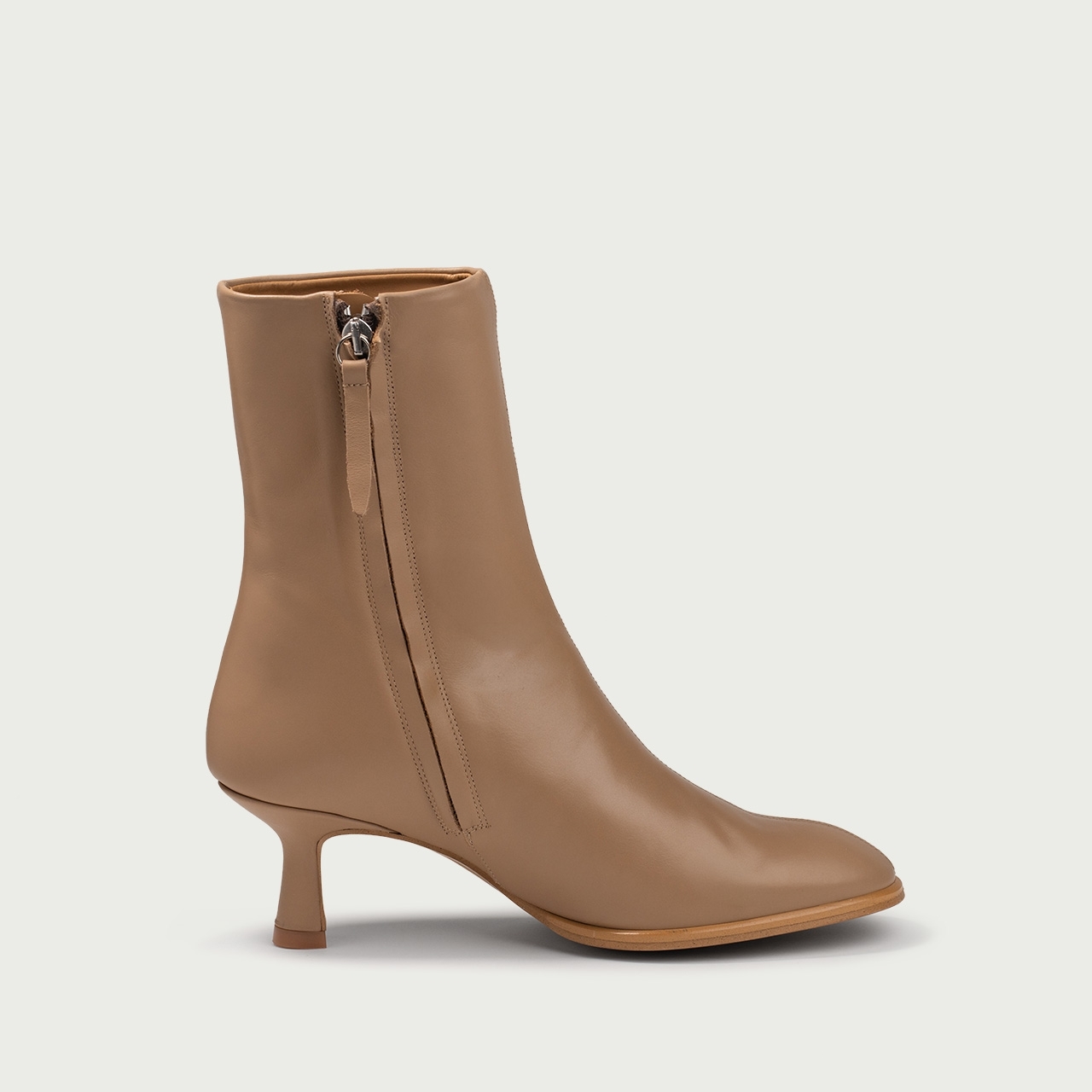 Botine nude capuccino cu vârf rotund și toc subțire Ilana din piele naturală - Img 6
