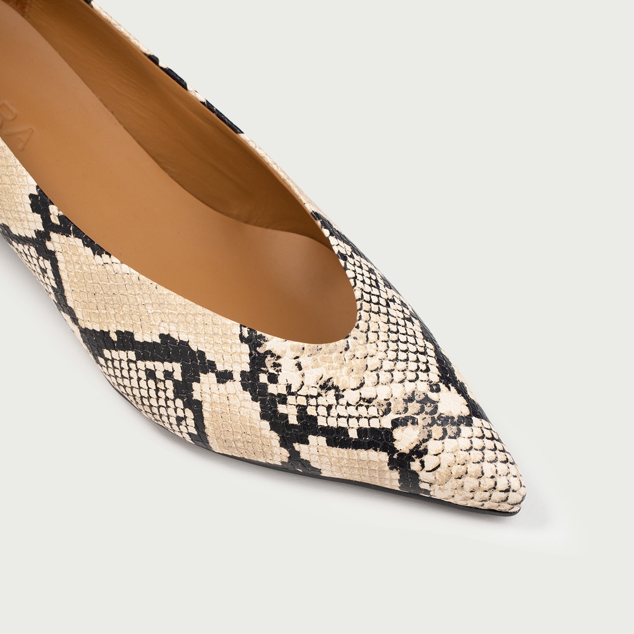 Pantofi cu toc mic Albertina din piele naturalǎ snake print - Img 3