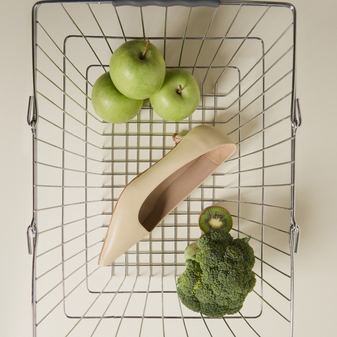 Pantofi cu toc mic Anemona din piele naturalǎ galben deschis - Img 3