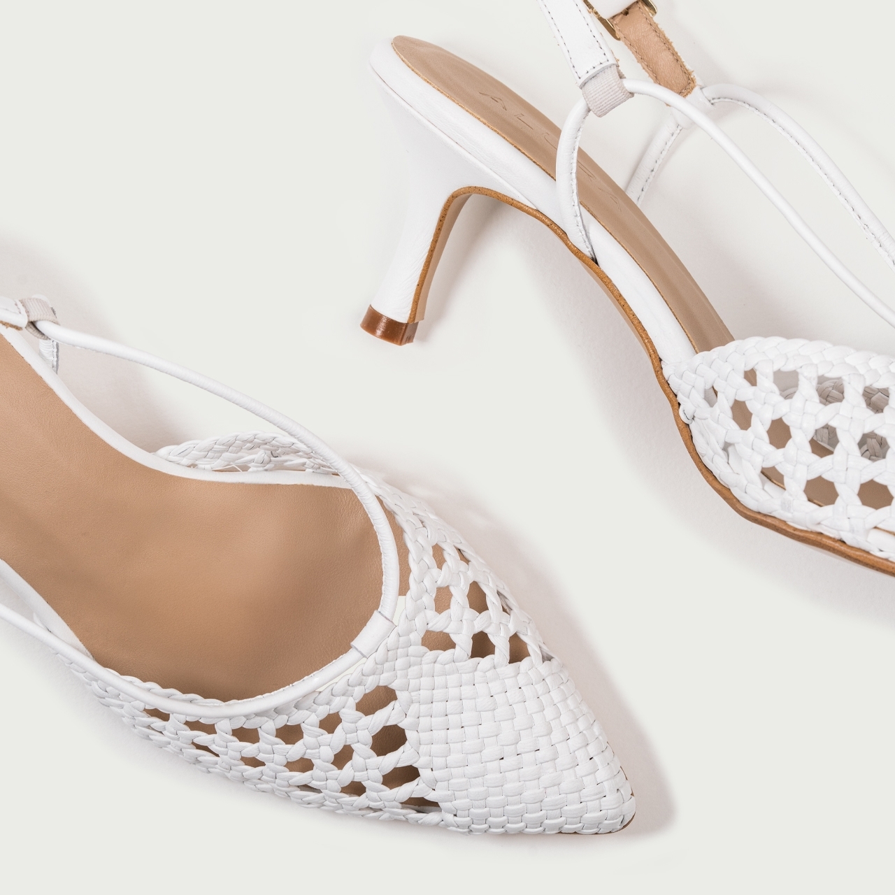 Pantofi decupați albi cu toc subțire Cecille din piele naturală împletită - Img 3