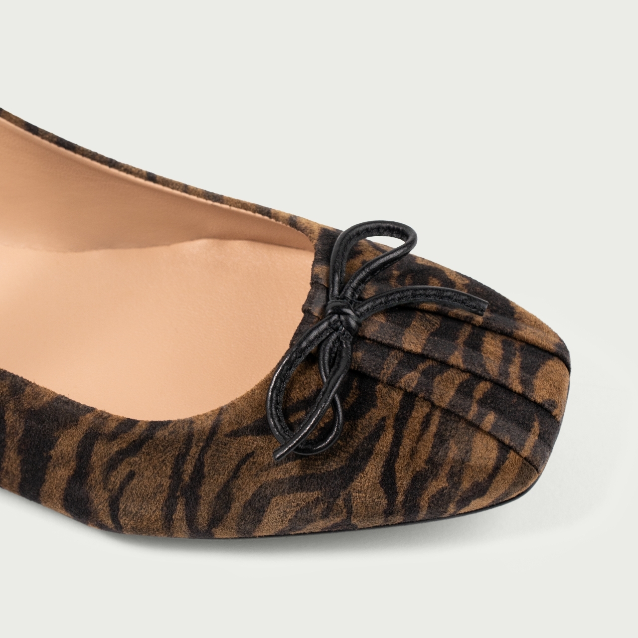 Balerini animal print cu vârf pǎtrat Leila din piele întoarsă naturală - Img 6