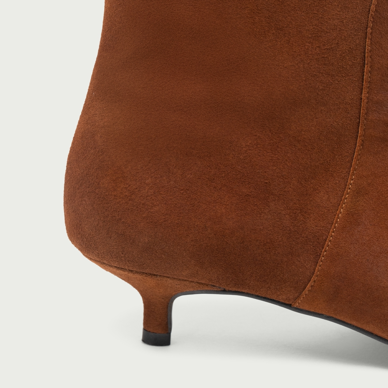 Botine cu toc mic camel Daria din piele întoarsă naturalǎ - Img 4