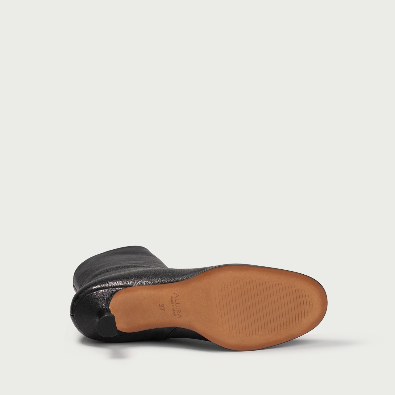 Botine negre cu vârf rotund și toc subțire Ilana din piele naturală de capră - Img 7