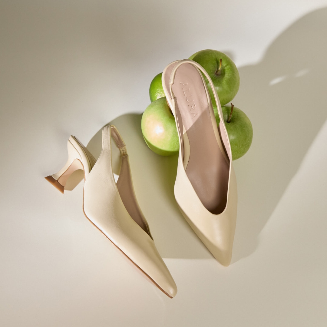 Pantofi decupați cu toc subțire galben deschis Antonella din piele naturală - Img 3