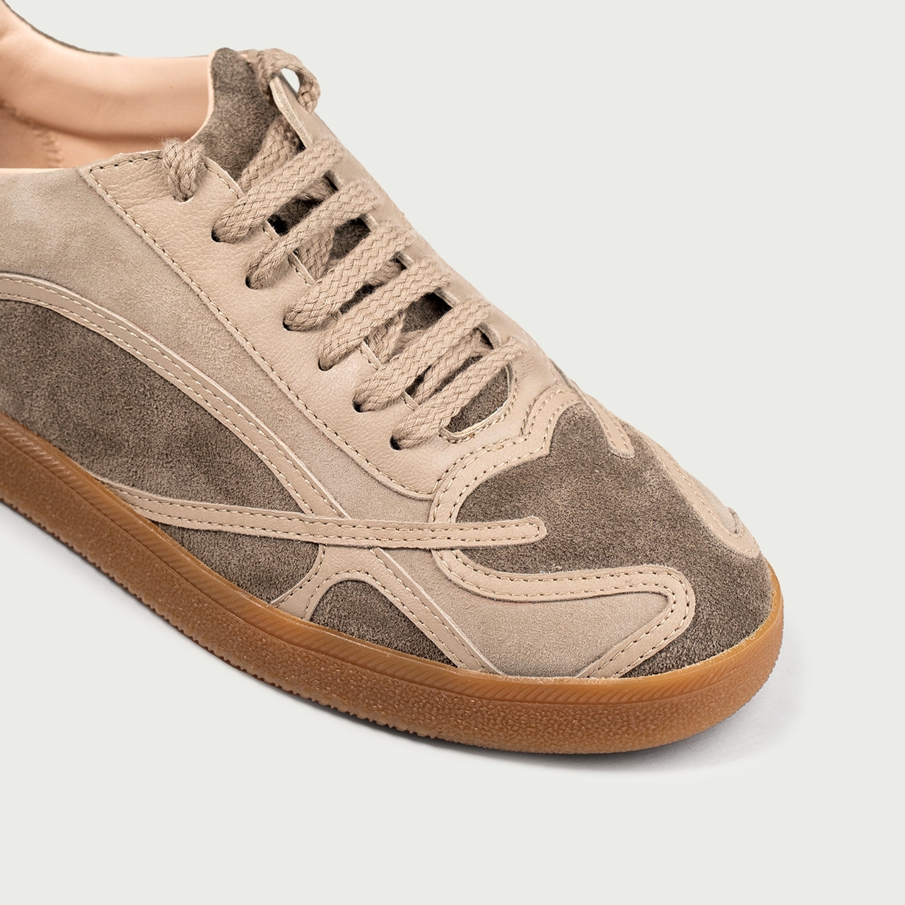Pantofi sport café cu detalii grej Alma 001 din piele naturală întoarsă - Img 4