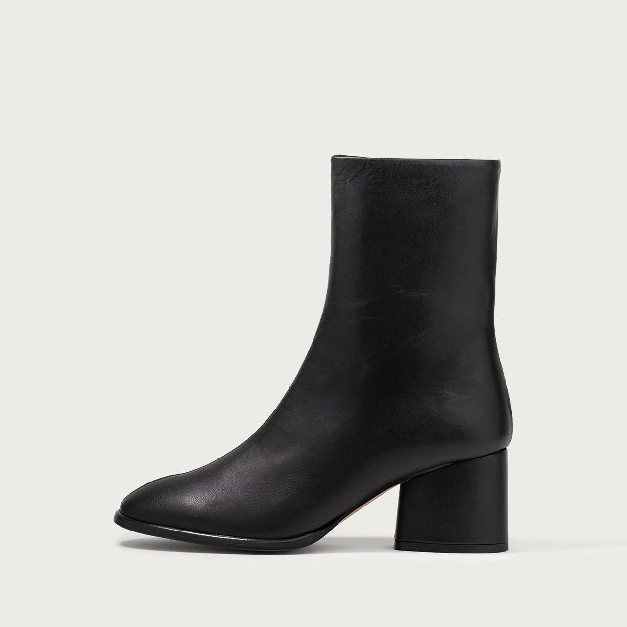 Botine negre cu vârf rotund și toc gros Celine din piele naturală - Img 1