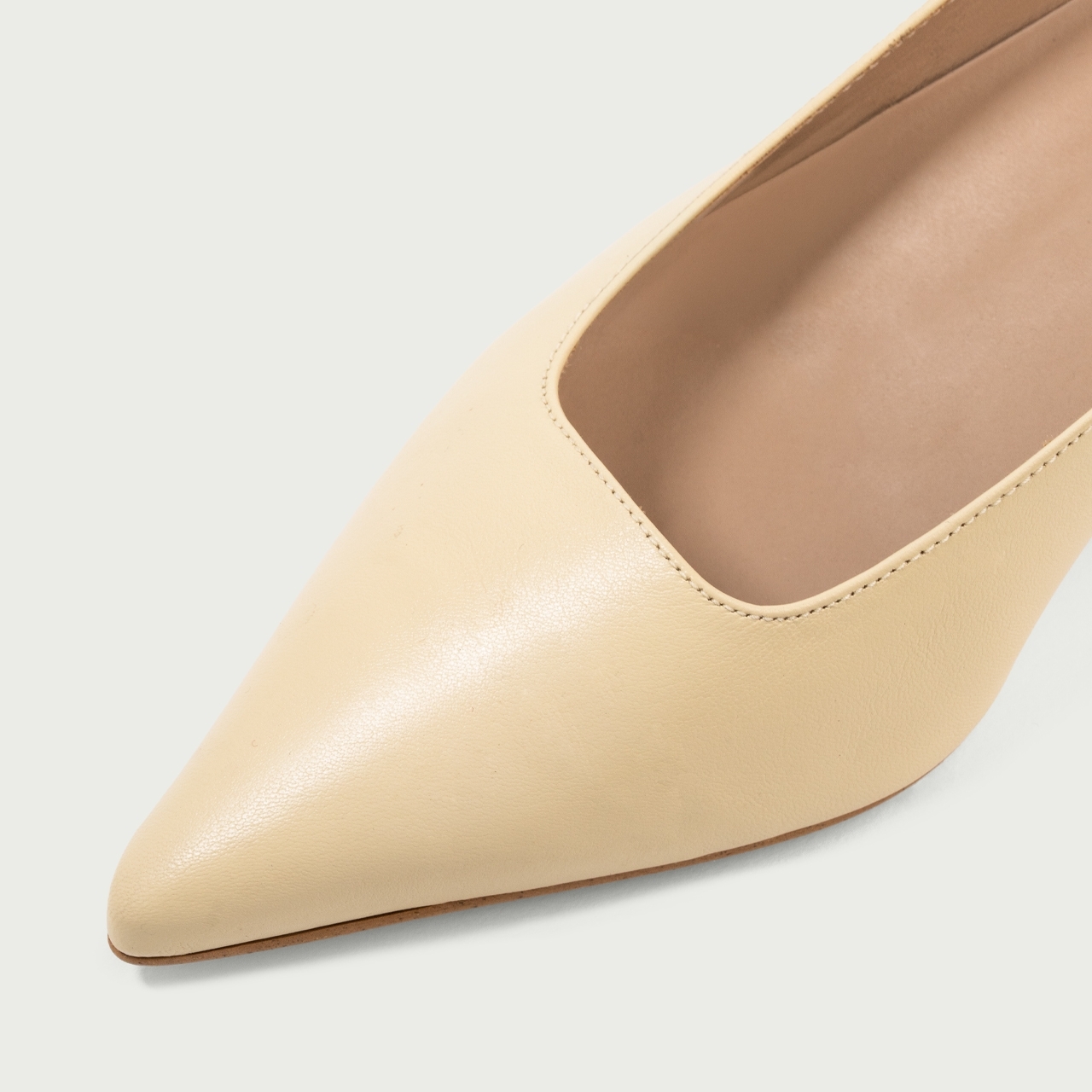 Pantofi cu toc mic Anemona din piele naturalǎ galben deschis - Img 4