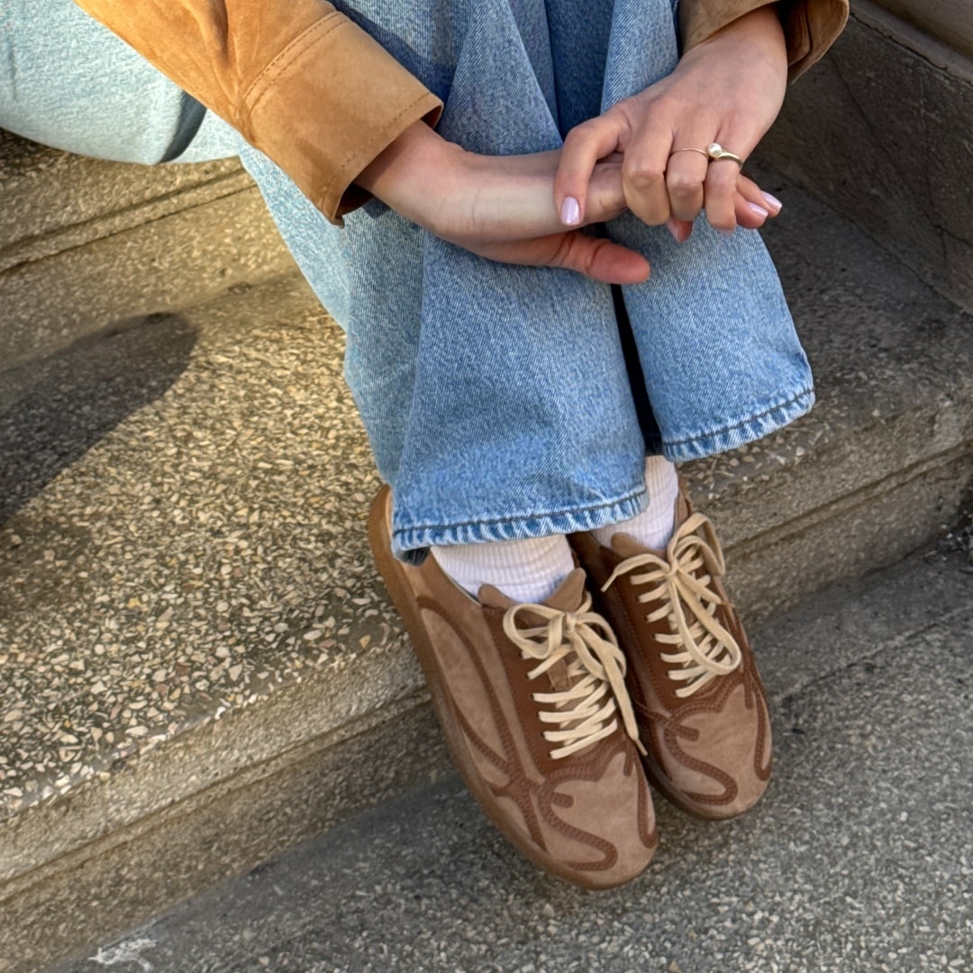 Pantofi sport camel Alma 001 din piele întoarsă naturală - Img 10