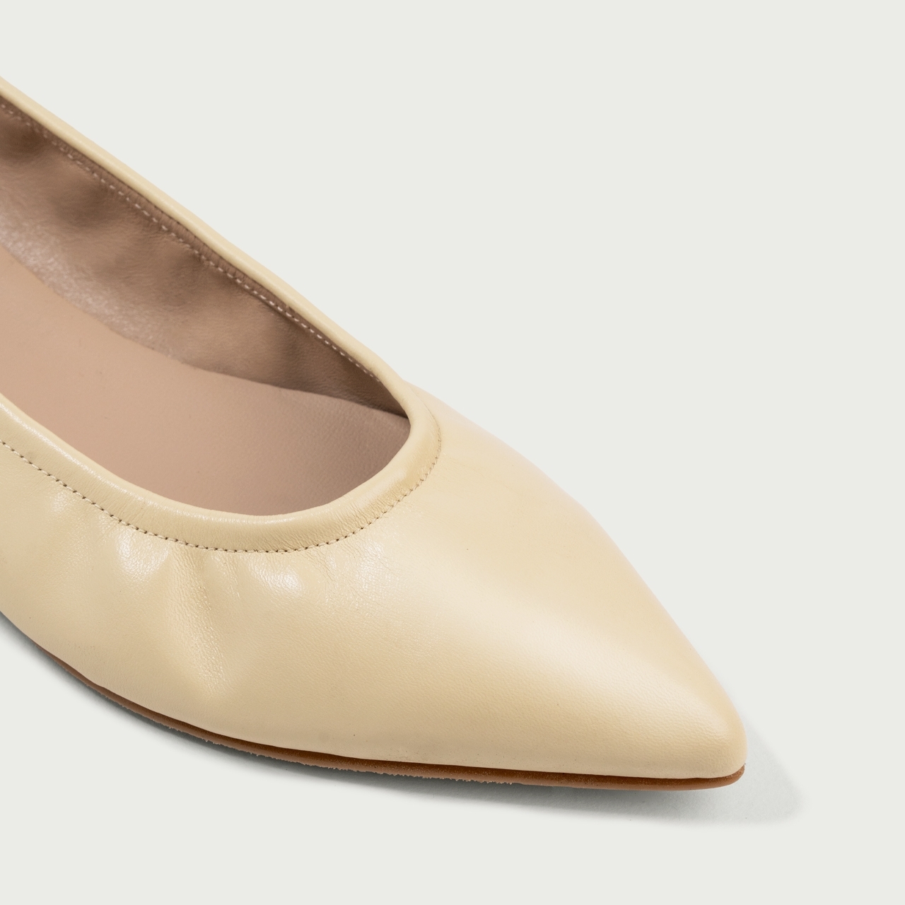 Balerini flexibili cu vârf ascuțit galben deschis Yuna din piele naturalǎ - Img 5