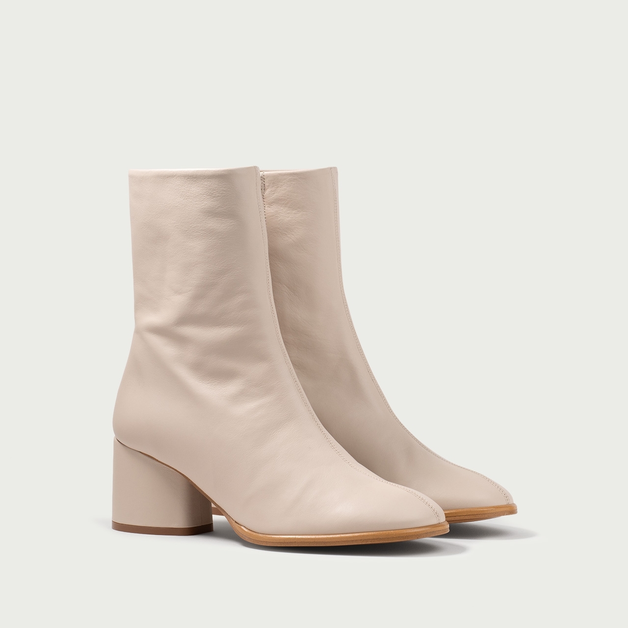 Botine ivoire cu vârf rotund și toc gros Celine din piele naturală - Img 2