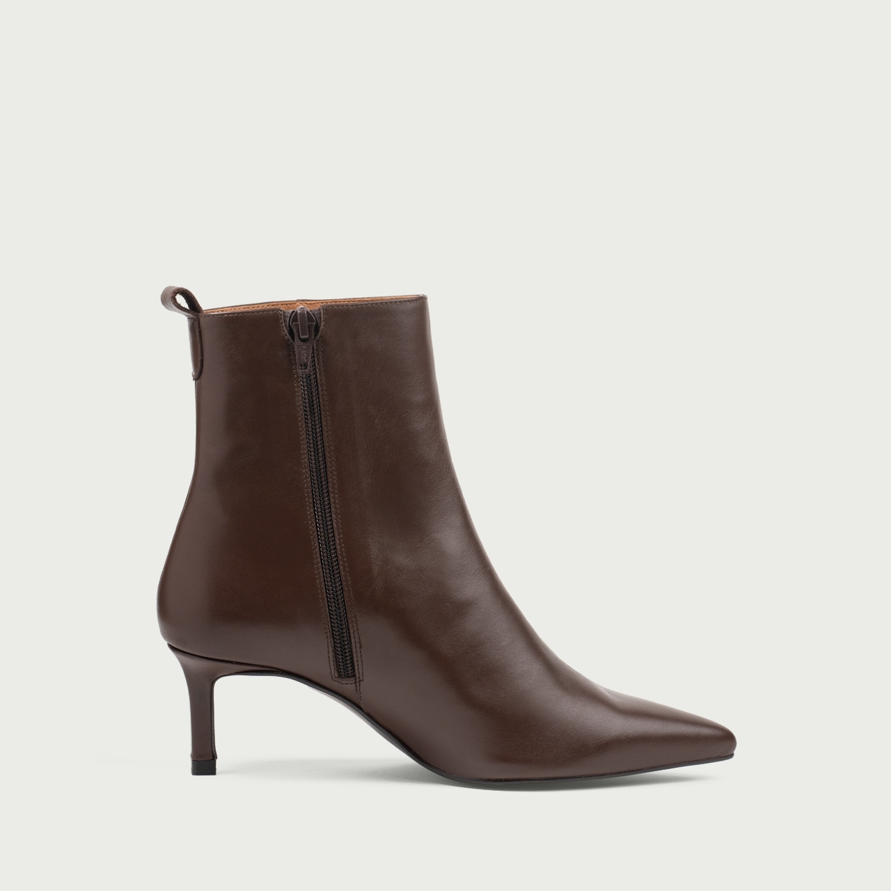 Botine maro ciocolatiu cu toc subțire Alicia din piele naturală - Img 6