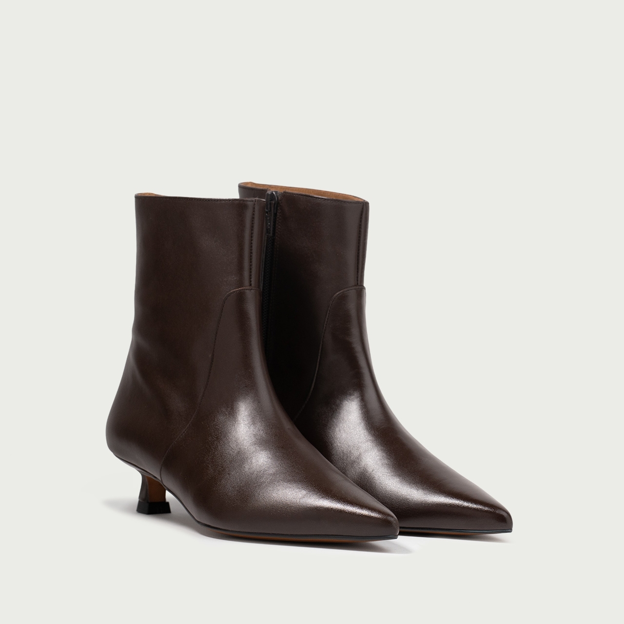 Botine maro ciocolatiu cu toc mic Daria din piele naturalǎ - Img 2