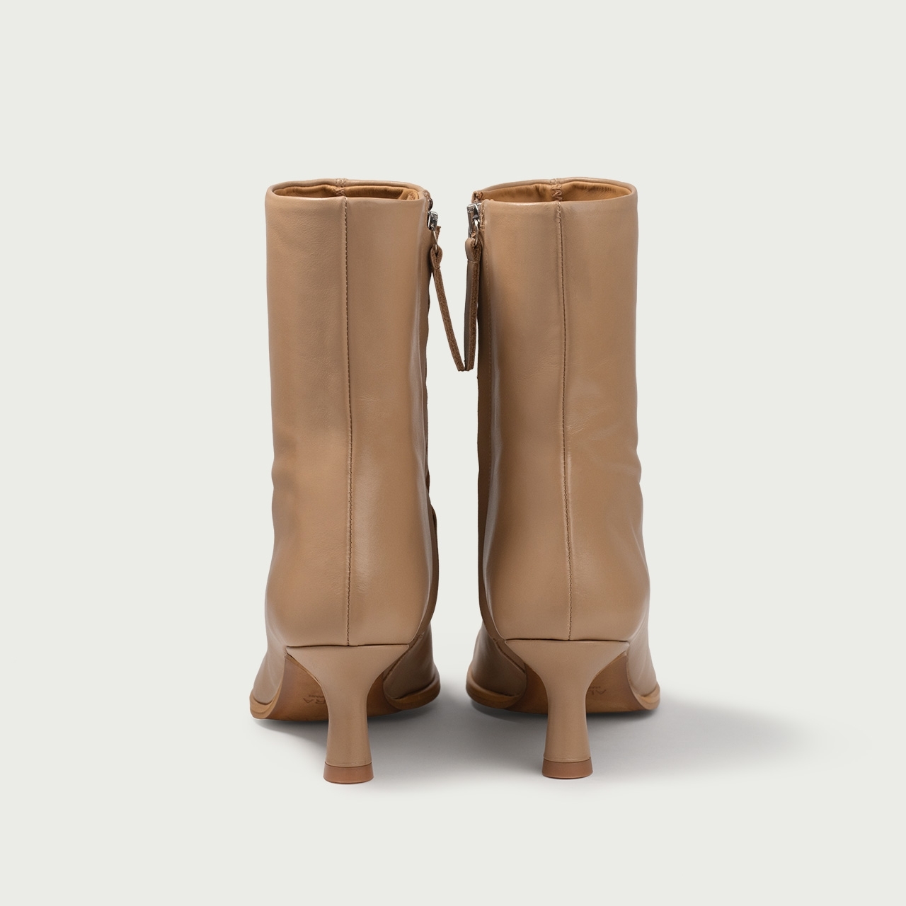 Botine nude capuccino cu vârf rotund și toc subțire Ilana din piele naturală - Img 4
