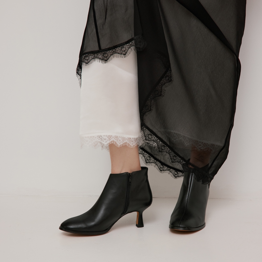 Botine scurte negre cu vârf rotund și toc subțire Francine din piele naturală - Img 2