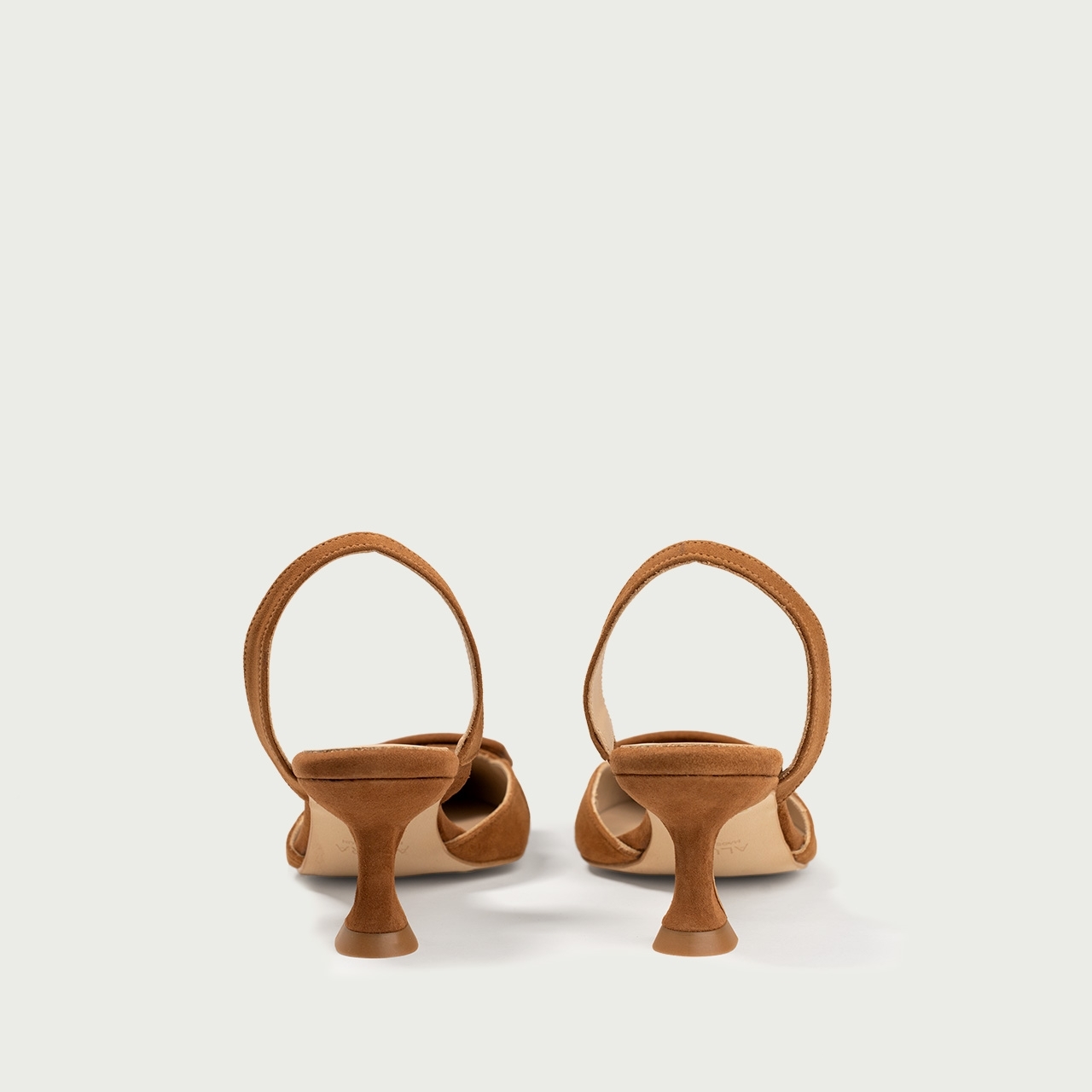 Pantofi cu toc avazat și accesoriu geometric camel Barbara din piele întoarsă naturală - Img 5