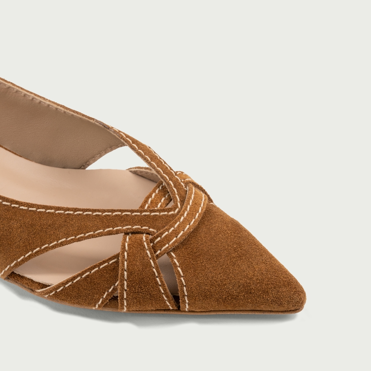 Pantofi decupați cu toc subțire camel Daphne din piele întoarsă naturală - Img 4