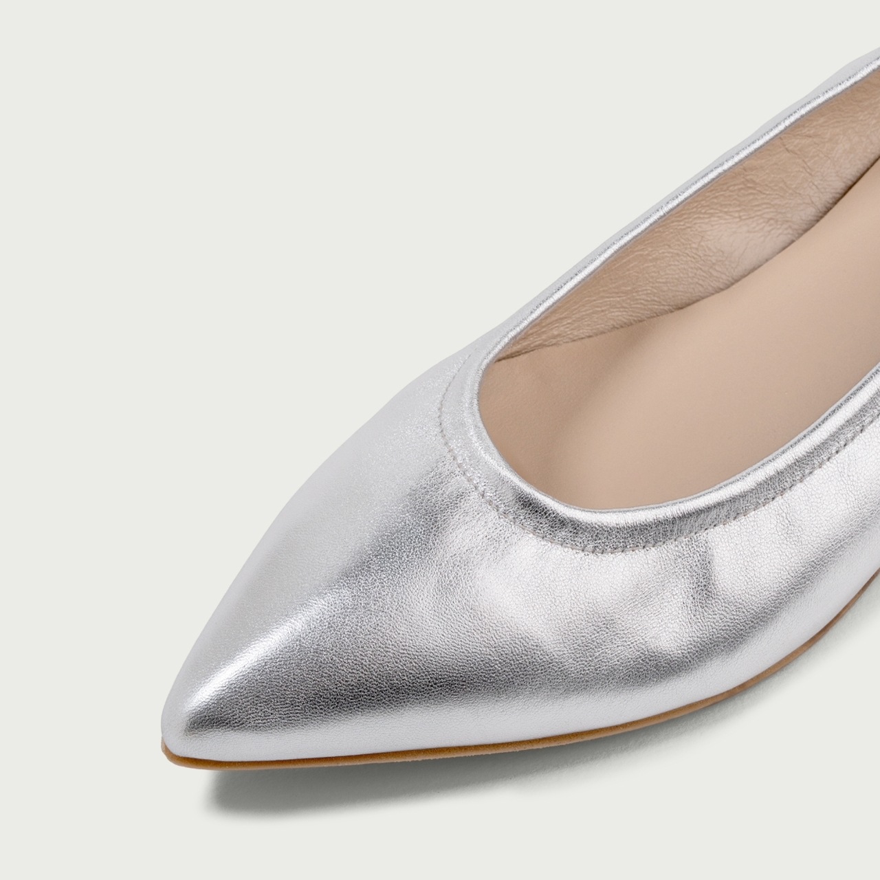 Balerini flexibili cu vârf ascuțit argintii Yuna din piele naturalǎ - Img 3