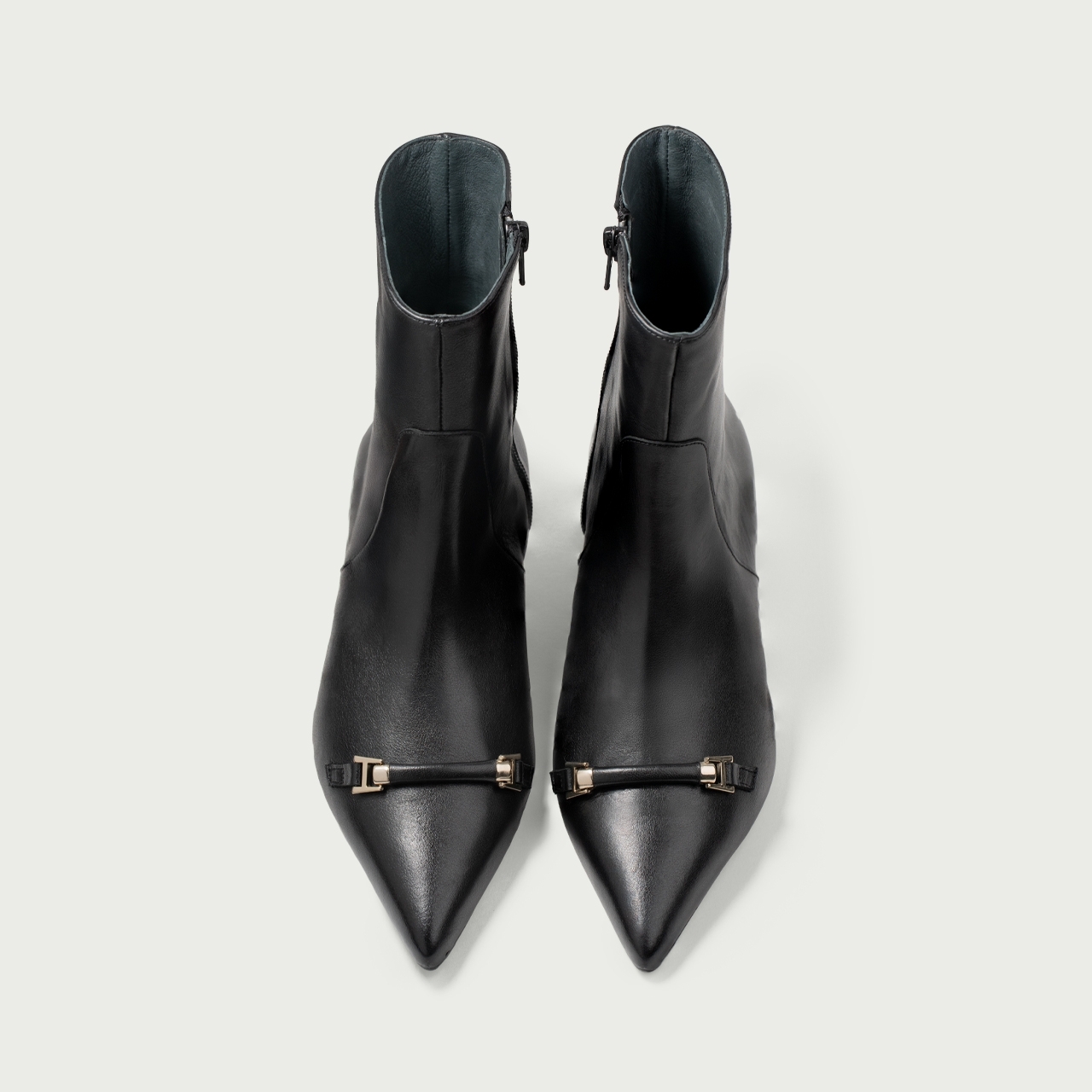 Botine negre cu toc mic și accesoriu Marlenna din piele naturalǎ - Img 2