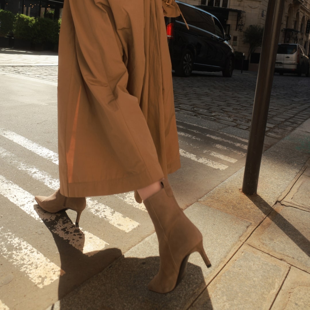 Botine nude cu toc subțire Alicia din piele întoarsǎ naturală - Img 9