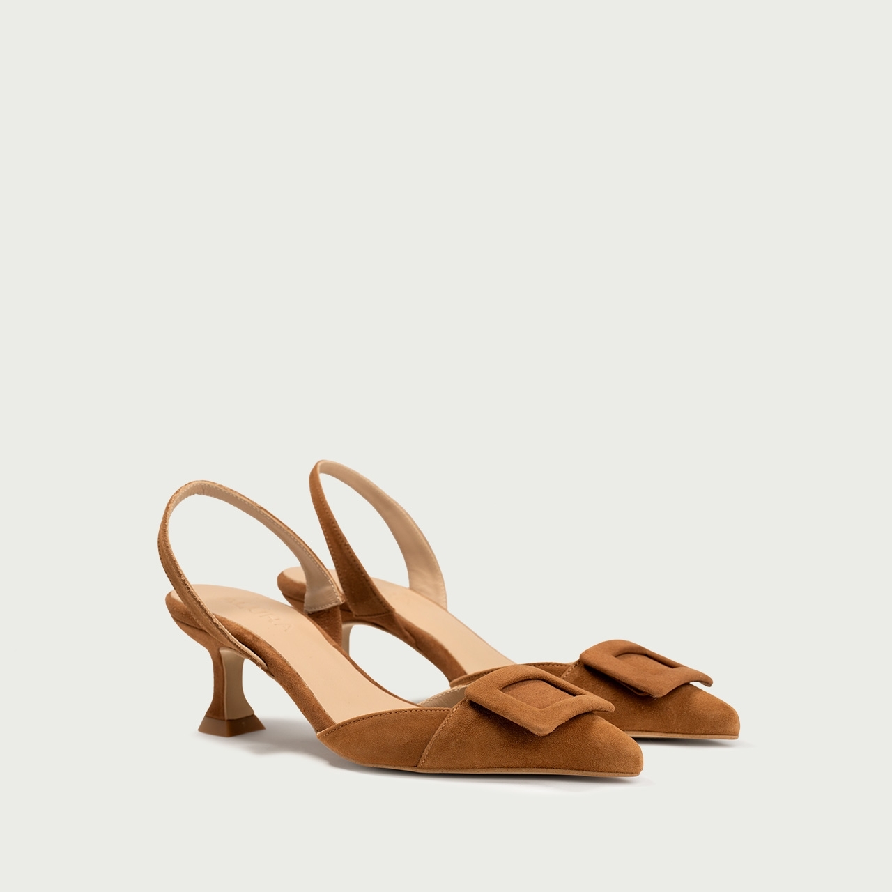 Pantofi cu toc avazat și accesoriu geometric camel Barbara din piele întoarsă naturală - Img 2