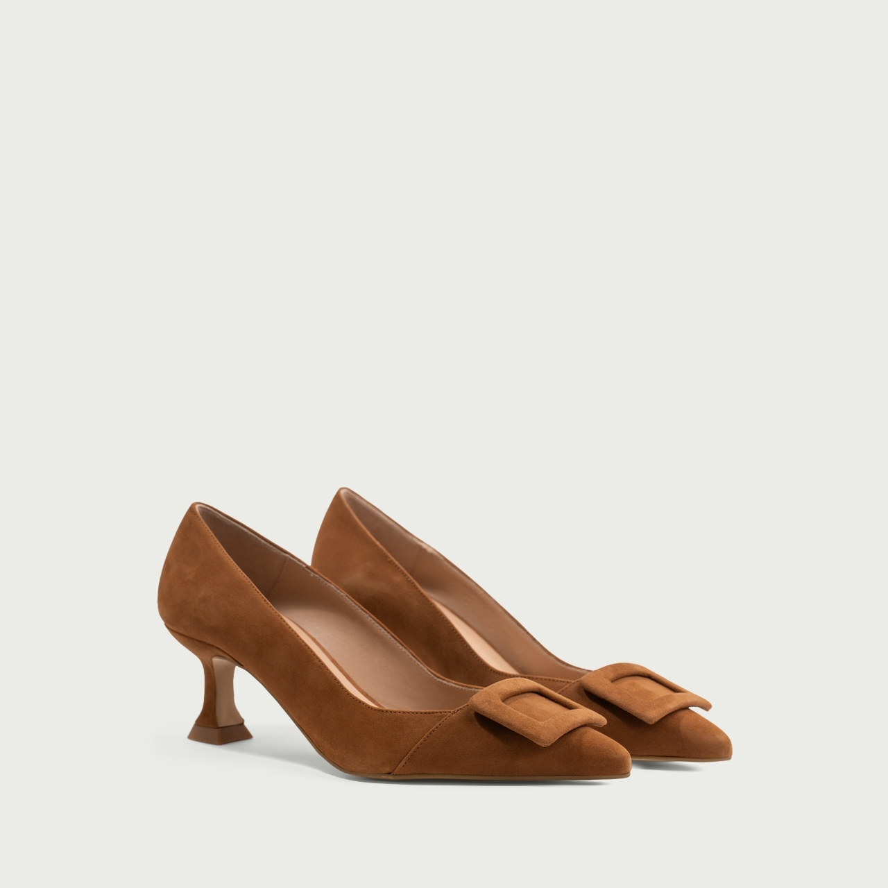 Pantofi stiletto camel cu accesoriu geometric Alana din piele întoarsă naturală - Img 2