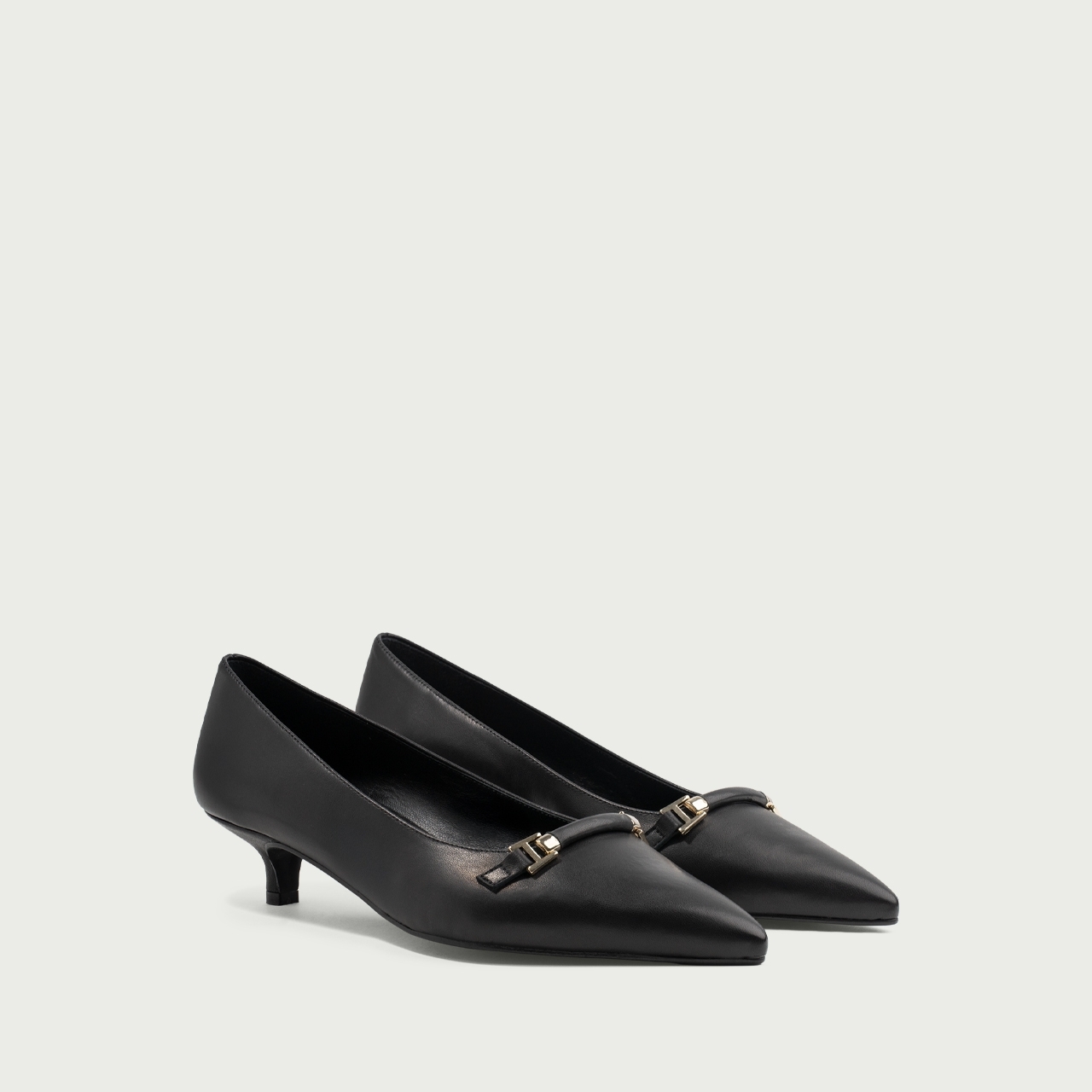 Pantofi negri cu toc mic și accesoriu Ariana din piele naturalǎ - Img 2