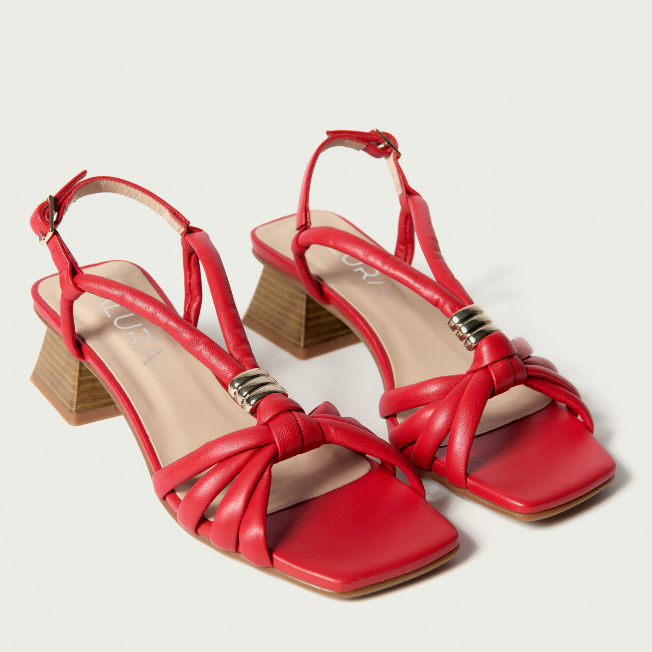Sandale cu toc mic Juliet din piele naturală roșie cu accesoriu auriu - Img 4
