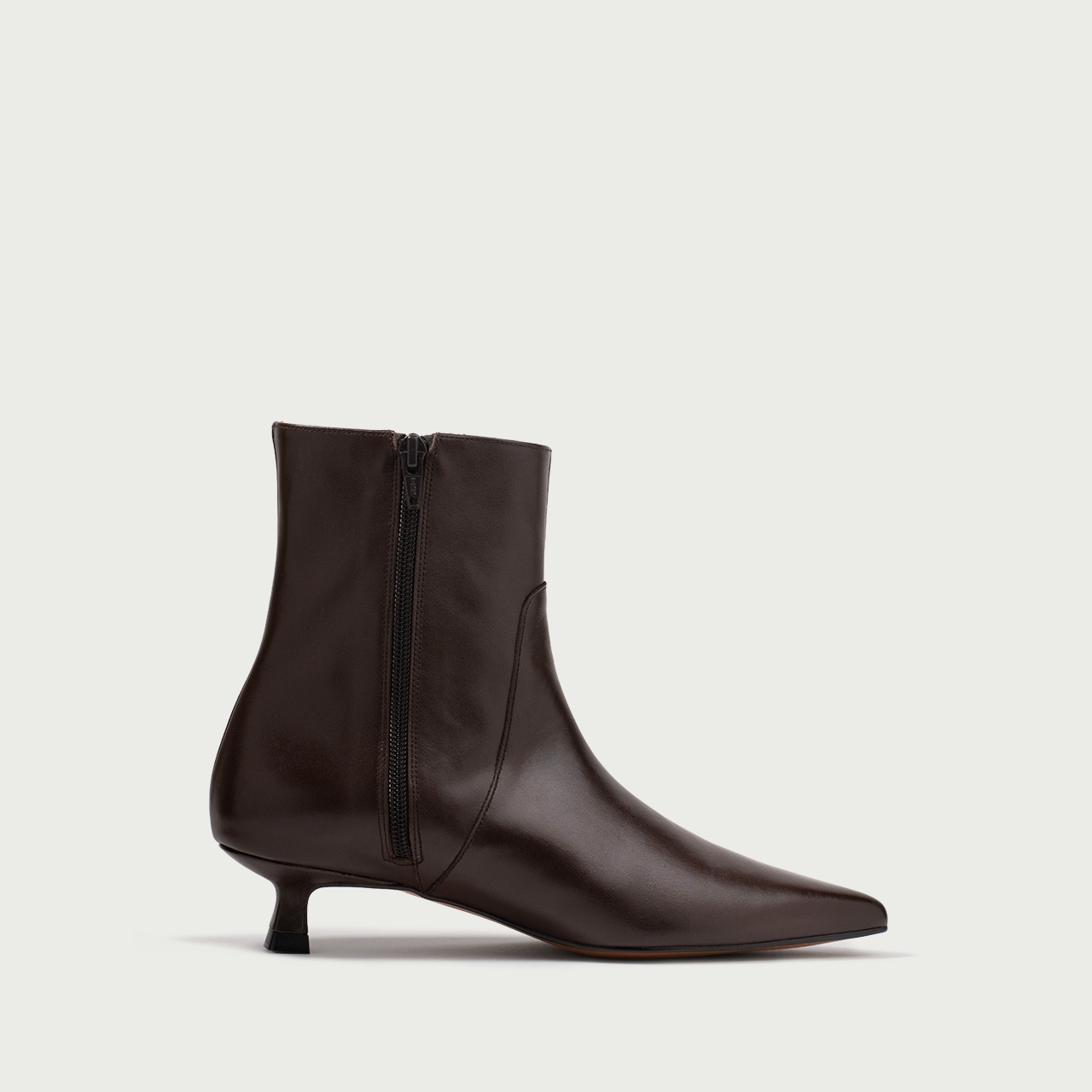 Botine maro ciocolatiu cu toc mic Daria din piele naturalǎ - Img 4