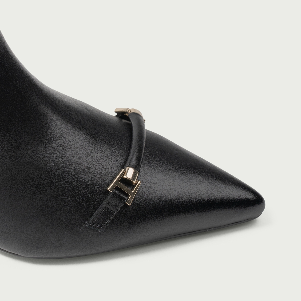 Botine negre cu toc mic și accesoriu Marlenna din piele naturalǎ - Img 4