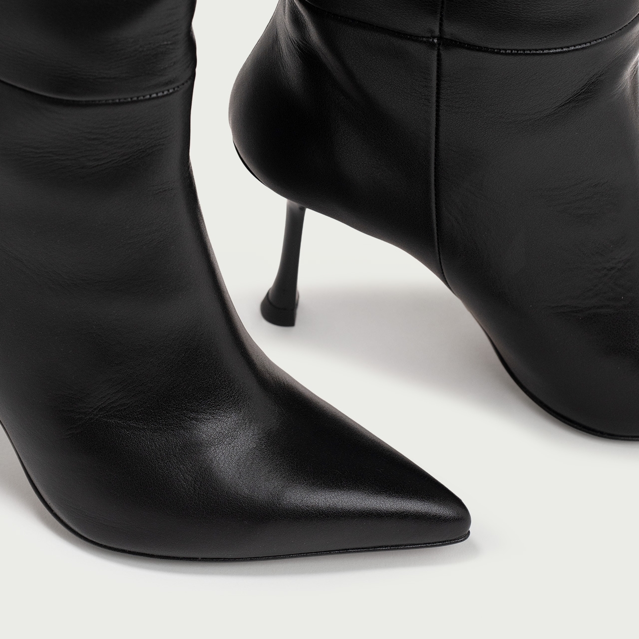 Cizme lungi stiletto negre cu toc subțire înalt Aymee din piele naturală - Img 3