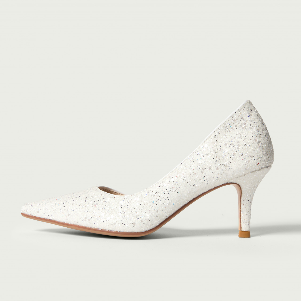 Pantofi Isabela albi de mireasă cu toc mediu și glitter
